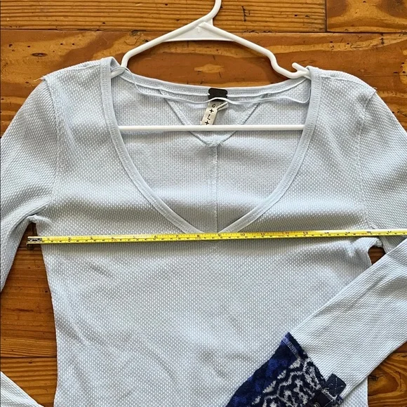 We The Free Long Sleeve V-Neck Top - Light Blue and Navy - Picture 4 of 5